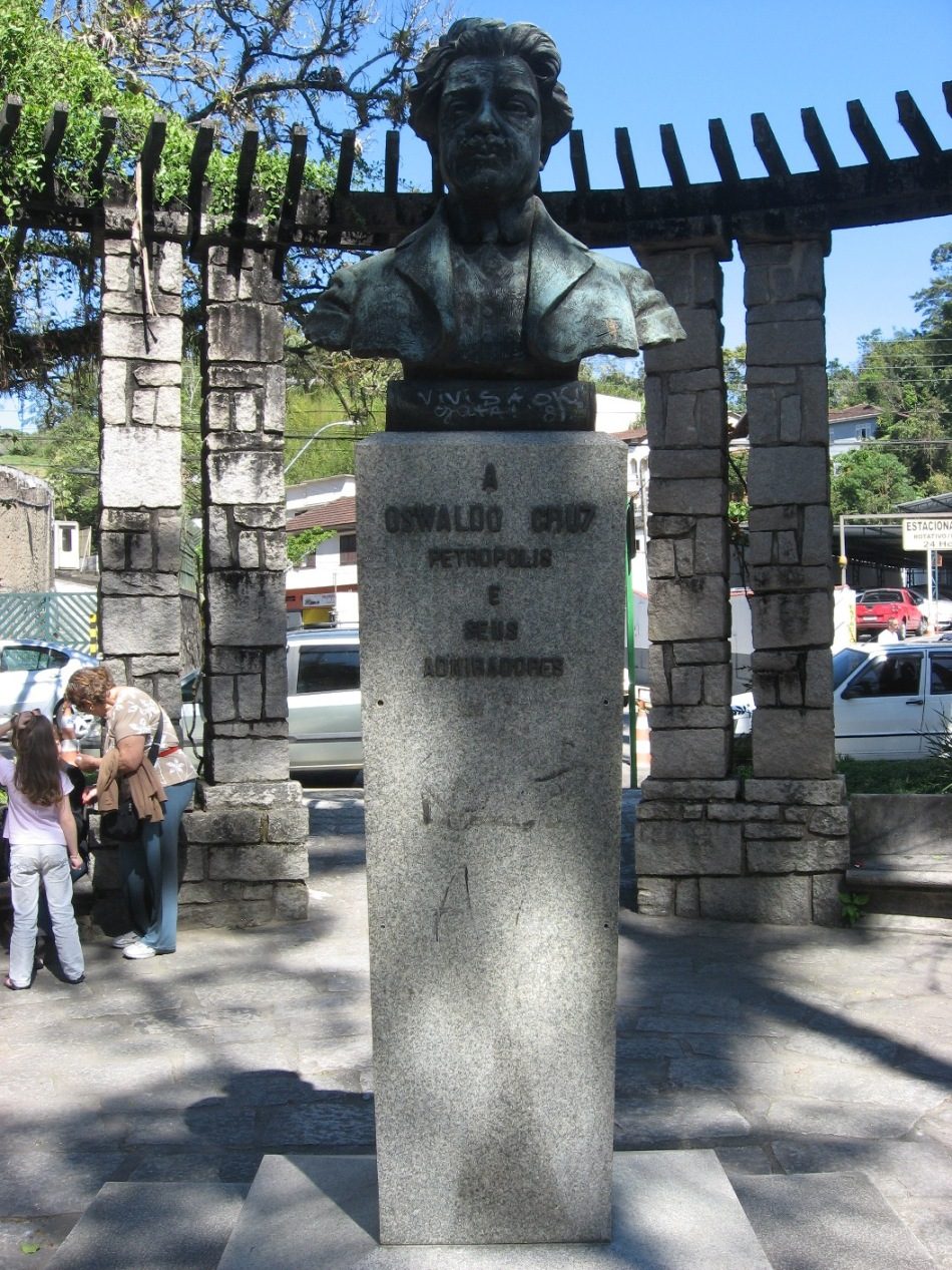 Oswaldo Cruz's bust (4).JPG